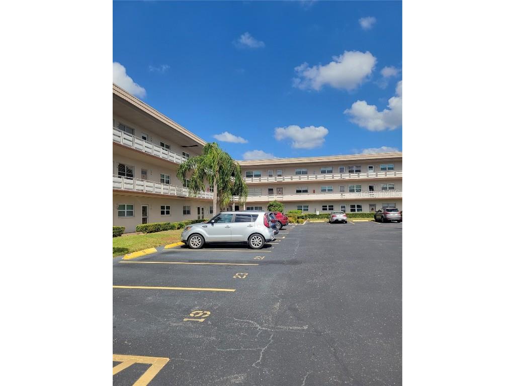 5530 80th Street N #D304 Saint Petersburg FL 33709 TB8316008 image1