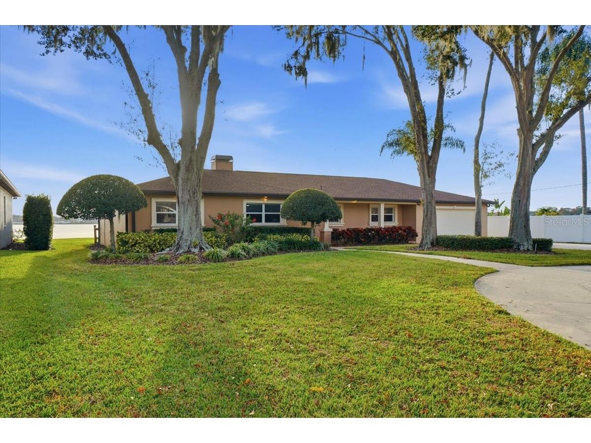 5530 Driftwood Drive Lakeland FL 33809 - LAKE GIBSON A4678626 image1