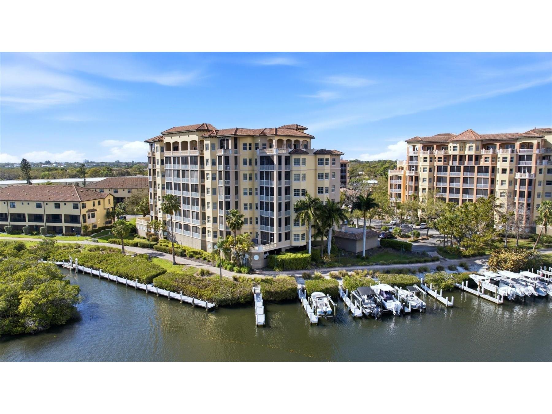 5531 Cannes Circle #603 Sarasota FL 34231 A4685329 image2