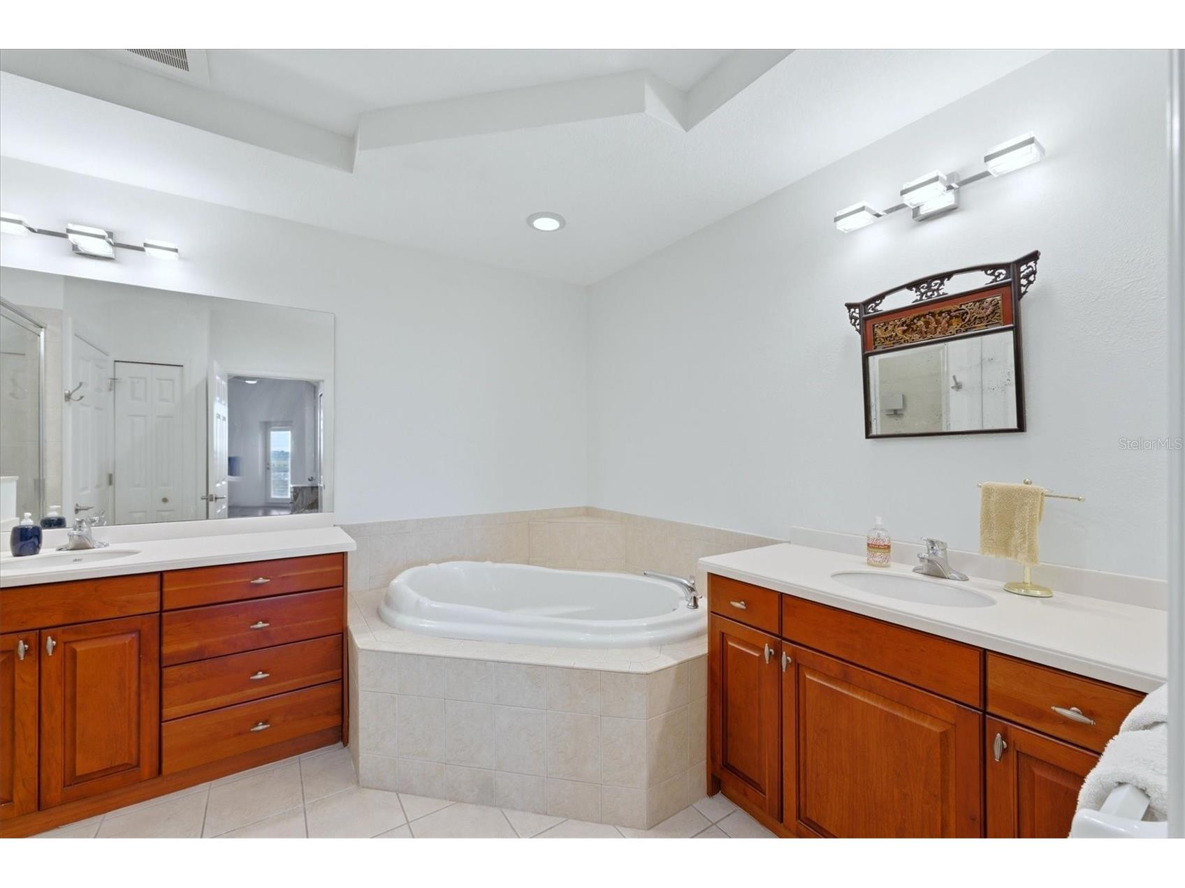 5531 Cannes Circle #603 Sarasota FL 34231 A4685329 image27