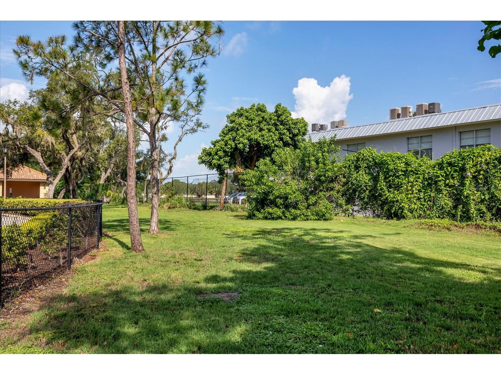 5531 Cannes Circle #603 Sarasota FL 34231 A4685329 image49