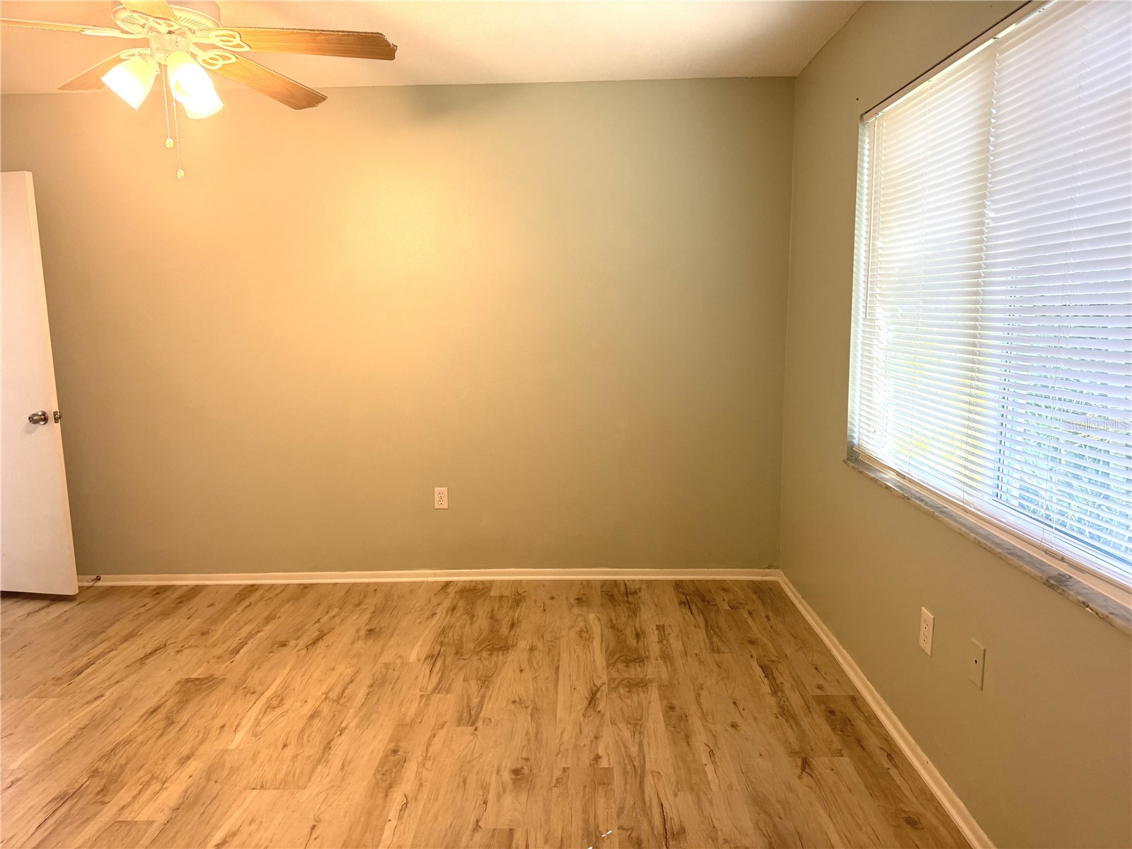 5531 Riverbluff Circle #V9 Sarasota FL 34231 A4662244 image10