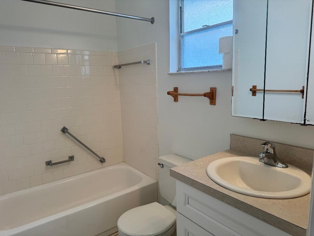 5531 Riverbluff Circle #V9 Sarasota FL 34231 A4662244 image15