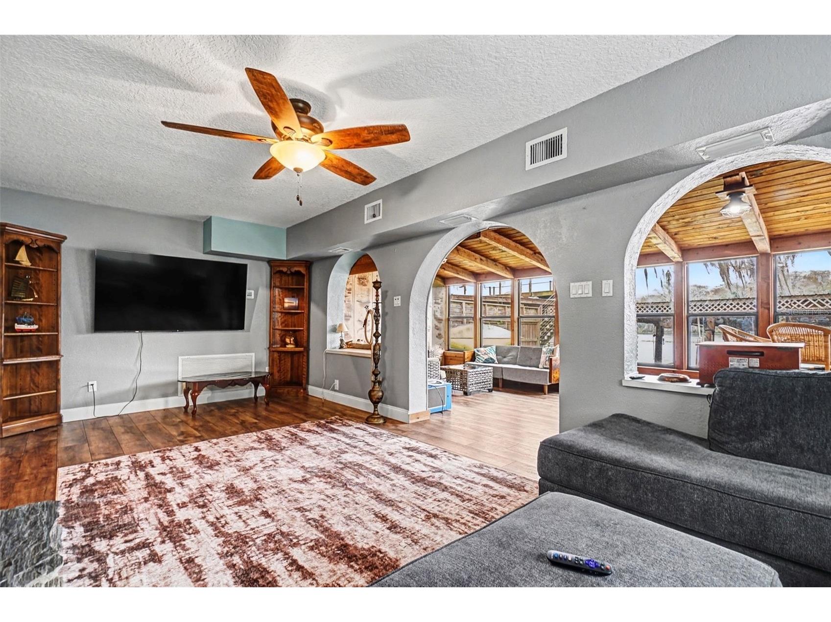 55316 Claire Street Astor FL 32102 - ST.JOHNS RIVER O6376841 image4