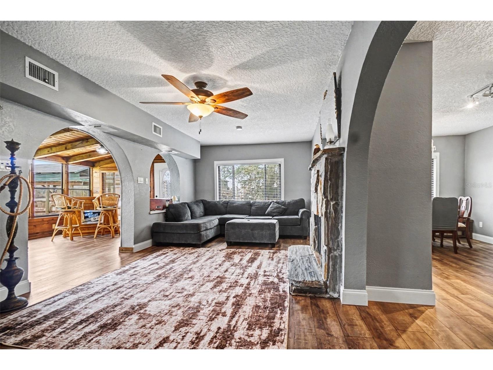 55316 Claire Street Astor FL 32102 - ST.JOHNS RIVER O6376841 image7