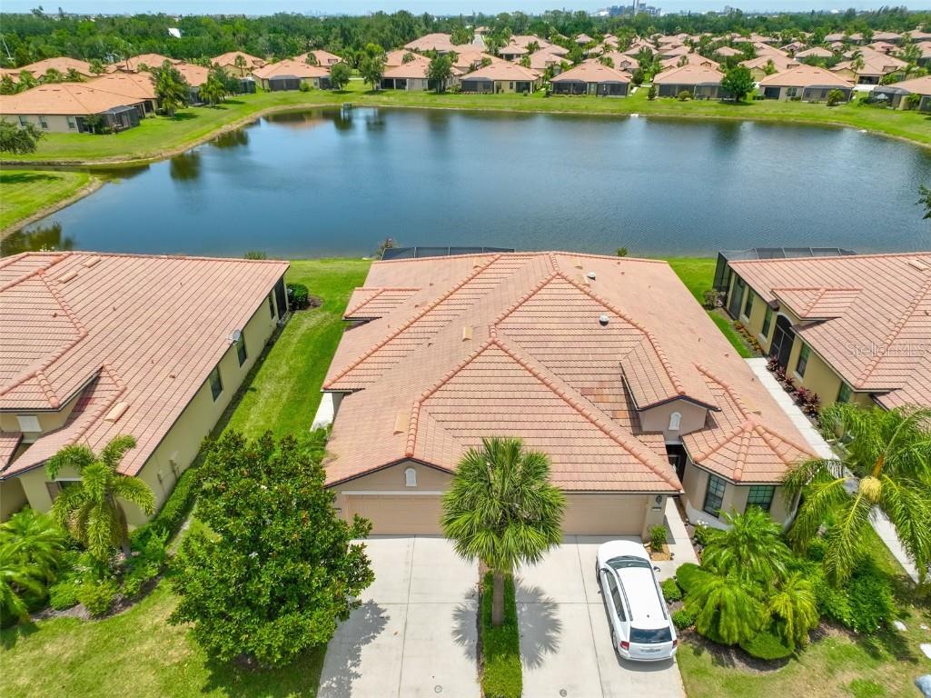 5532 Sunset Falls Drive Apollo Beach FL 33572 - SUNSET FALLS LOOP POND TB8391625 image1