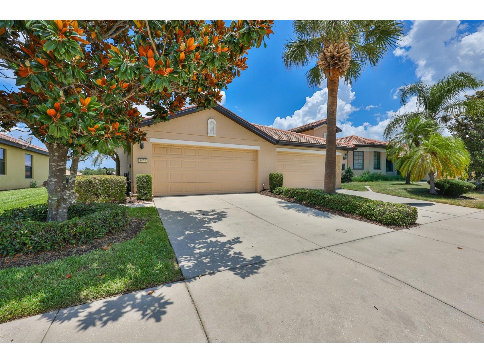 5532 Sunset Falls Drive Apollo Beach FL 33572 - SUNSET FALLS LOOP POND TB8519416 image1