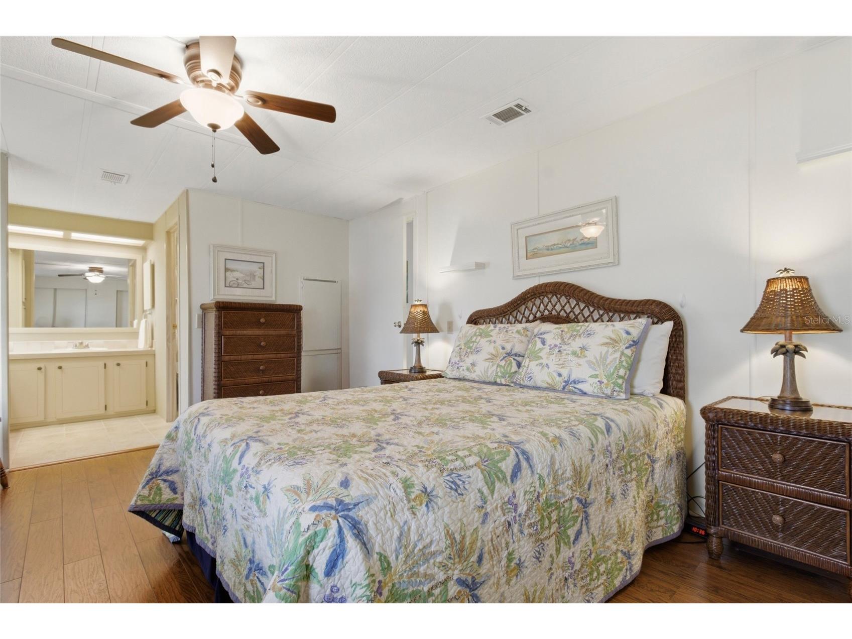 5533 Regal Way Zephyrhills FL 33541 TB8480640 image20