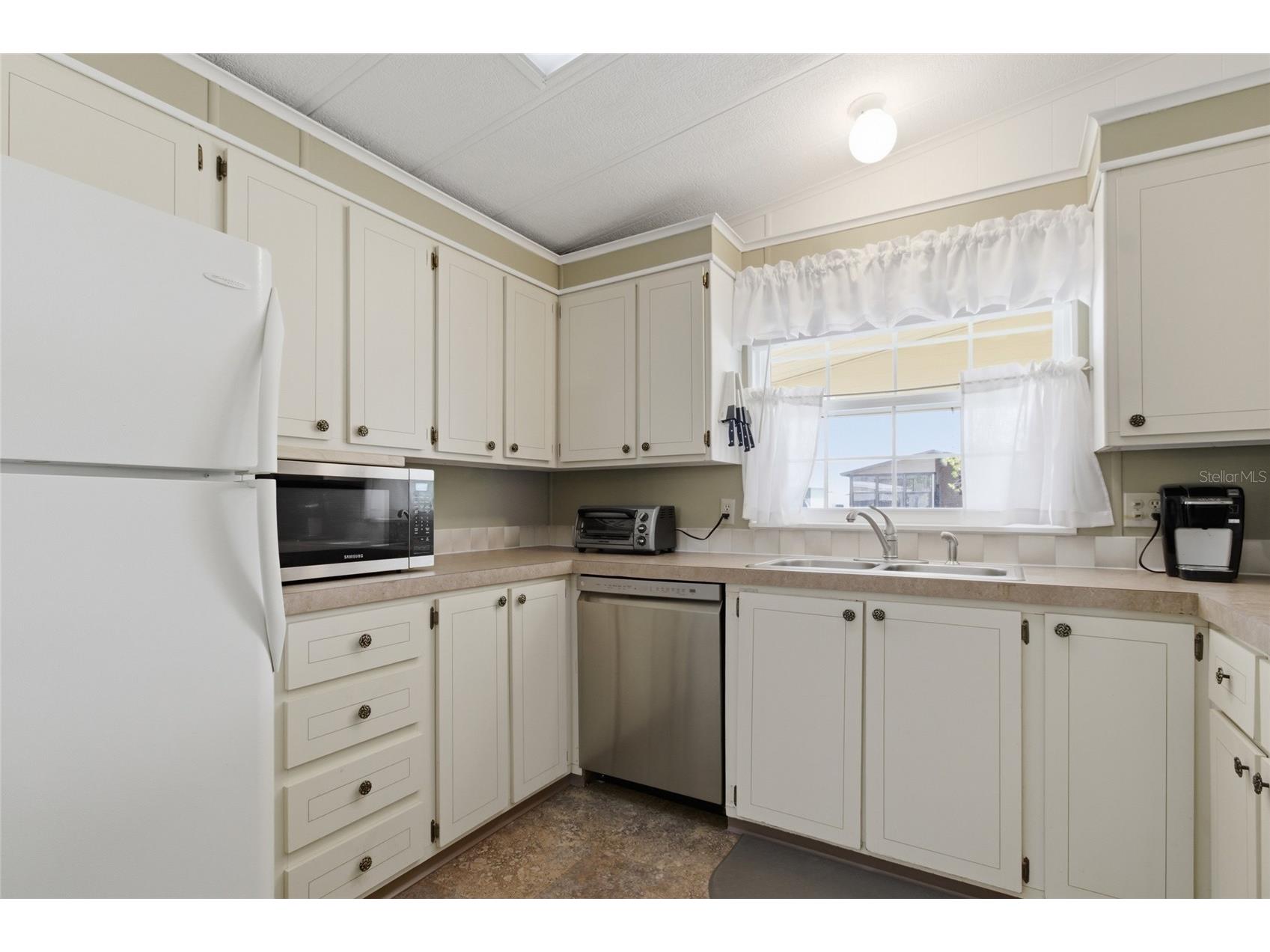 5533 Regal Way Zephyrhills FL 33541 TB8480640 image7
