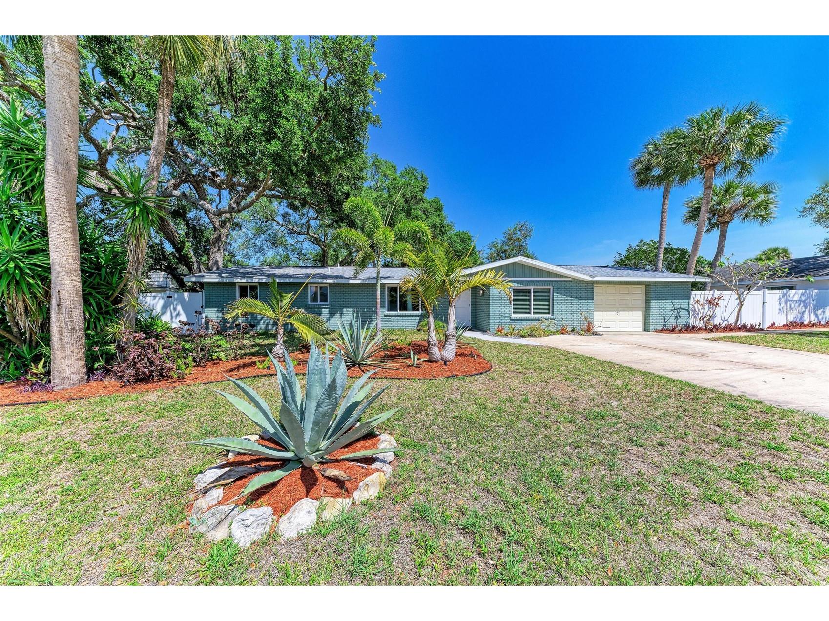 5535 25th Street W Bradenton FL 34207 A4690559 image1
