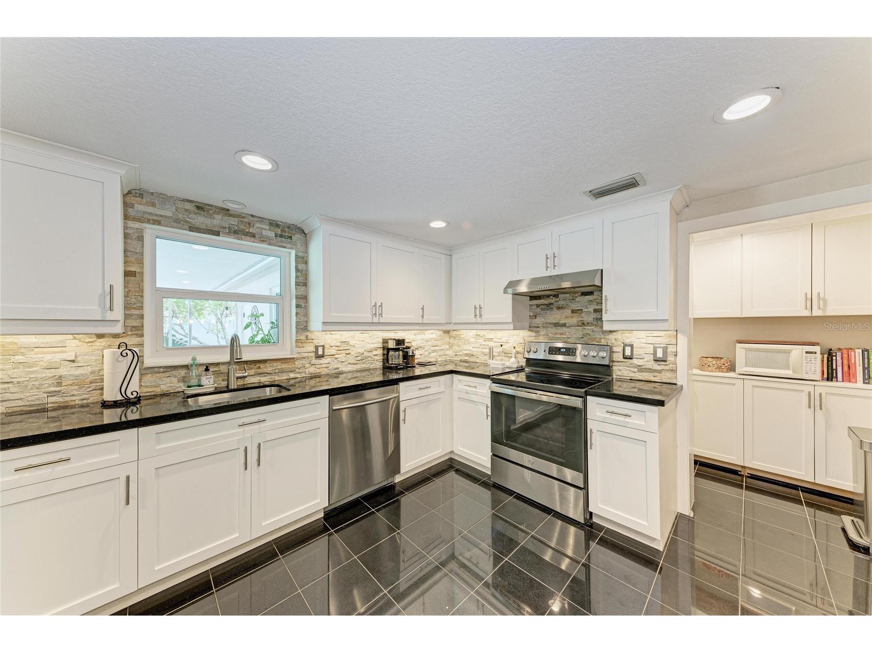 5535 25th Street W Bradenton FL 34207 A4690559 image18