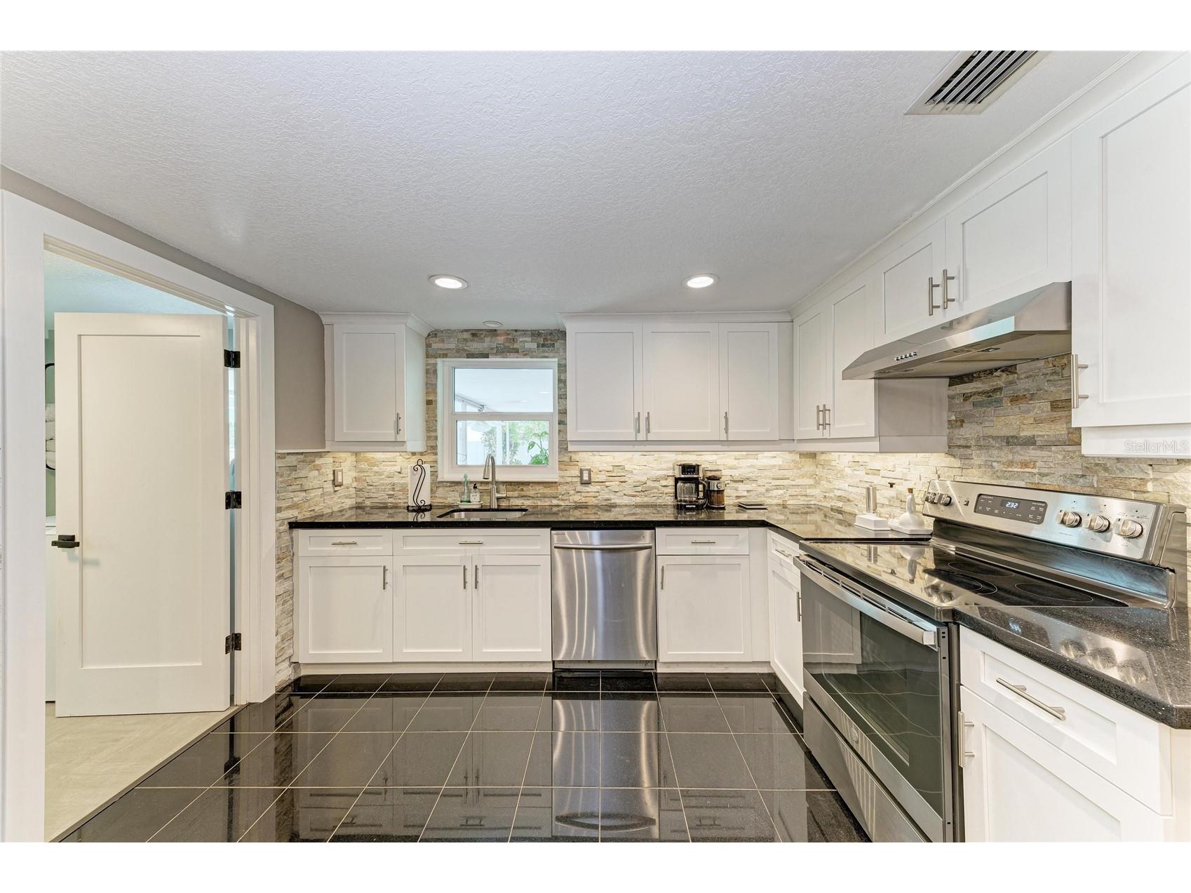 5535 25th Street W Bradenton FL 34207 A4690559 image20
