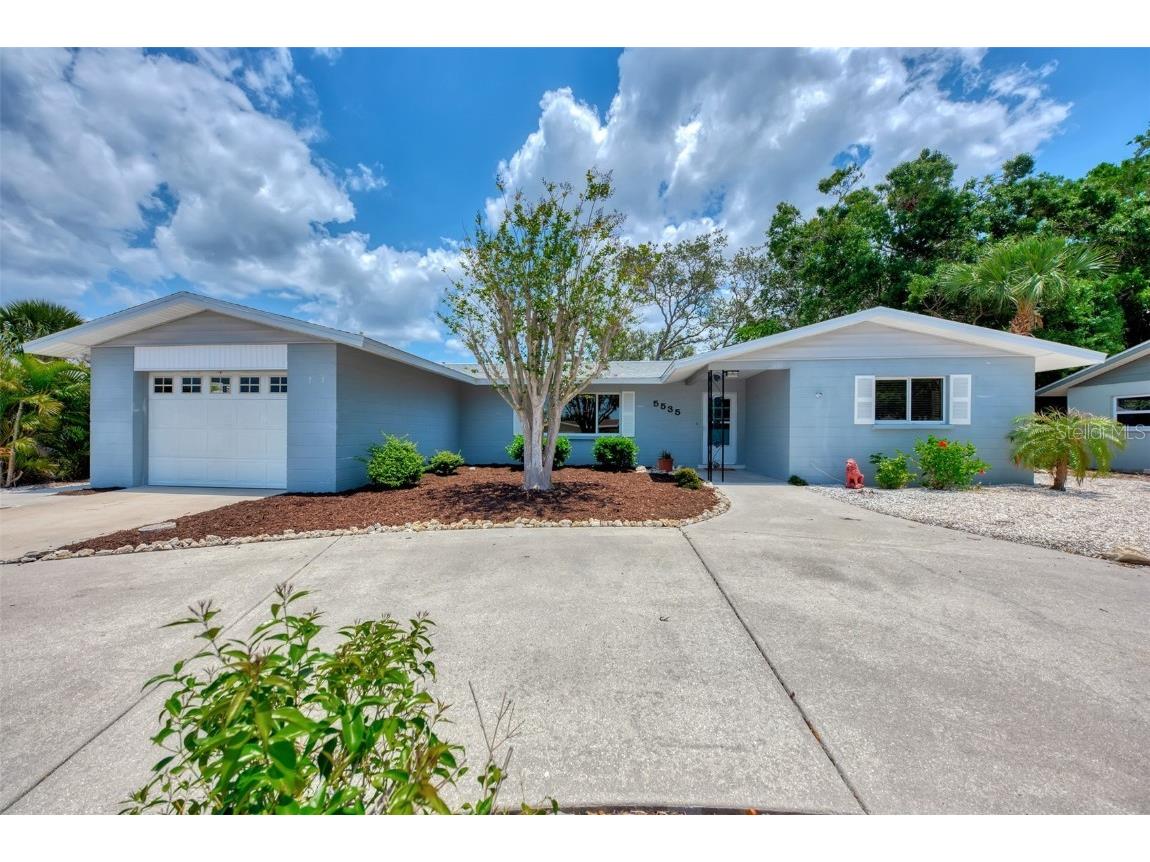 5535 Waneta Place Sarasota FL 34231 A4570444 image1