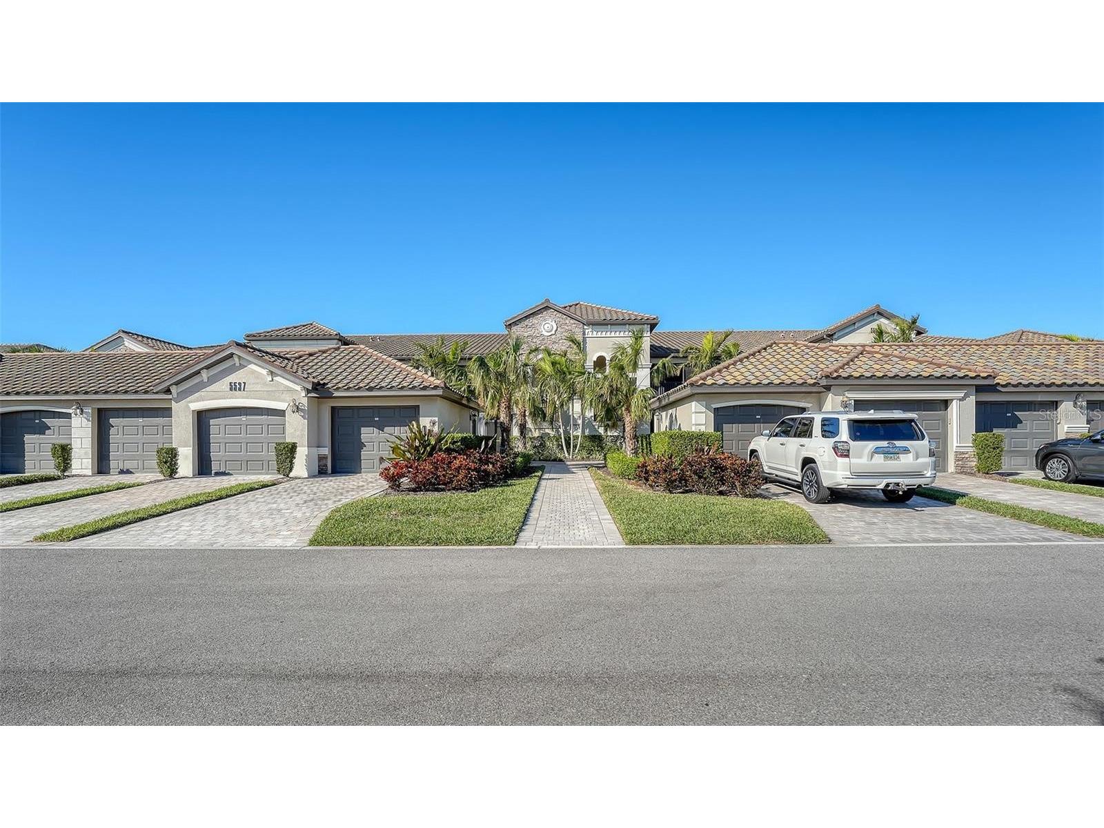 5537 Palmer Circle #201 Bradenton FL 34211 A4687315 image2