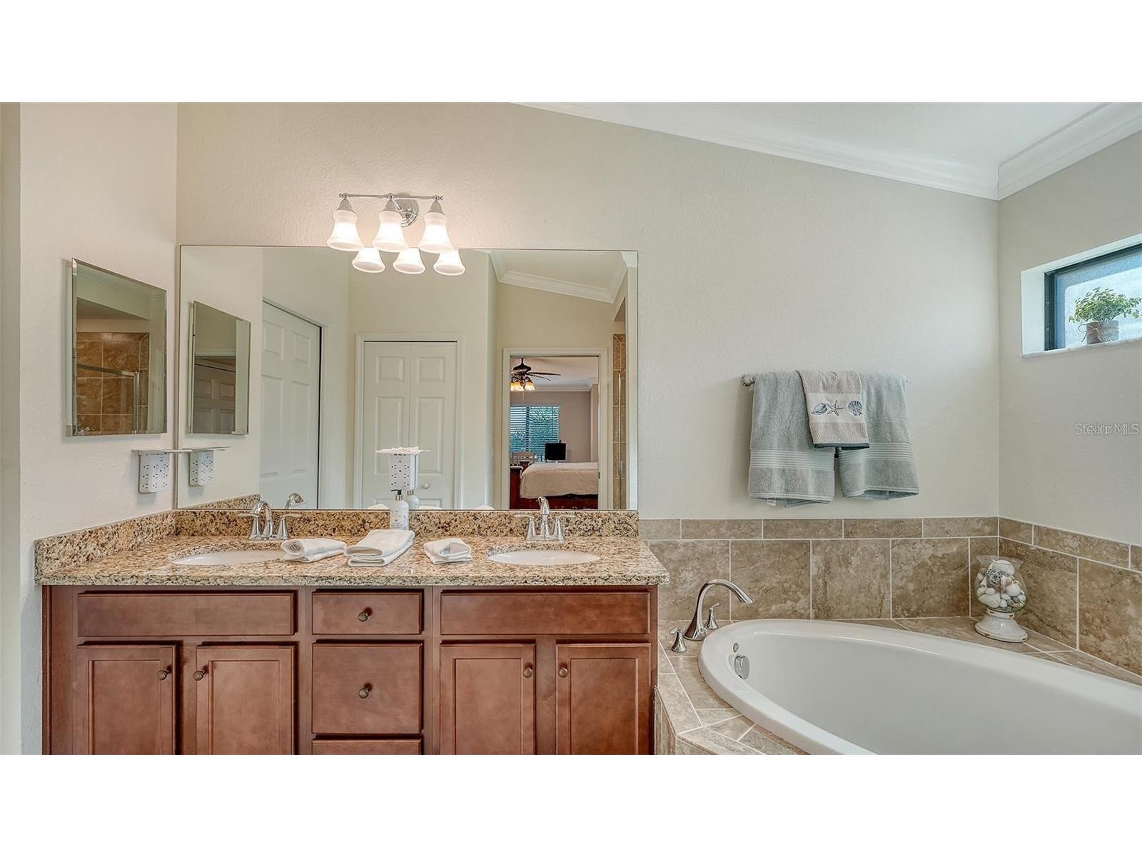 5537 Palmer Circle #201 Bradenton FL 34211 A4687315 image29
