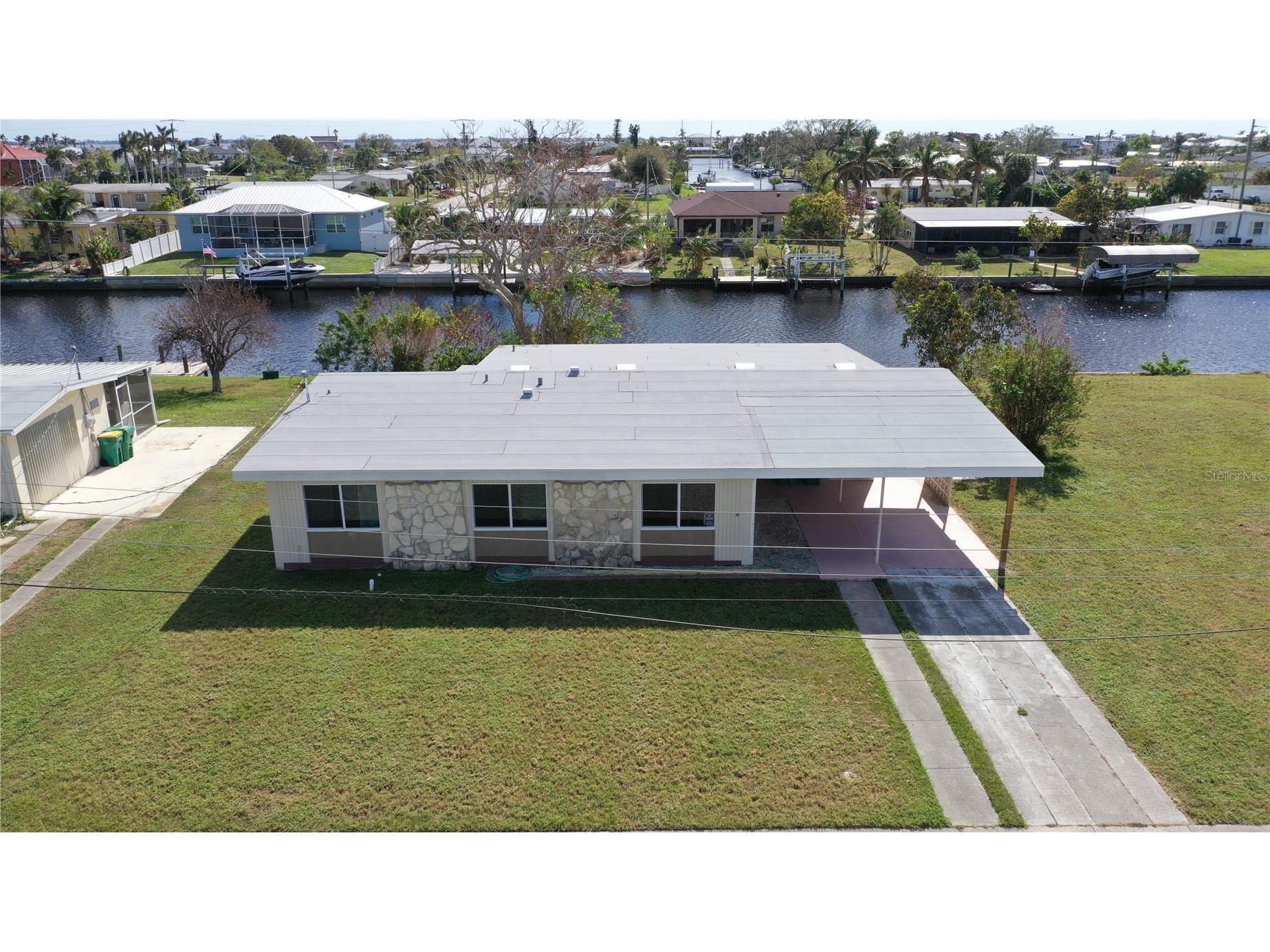 554 Lindley Terrace Port Charlotte FL 33952 - LINDLEY WATERWAY C7499931 image5