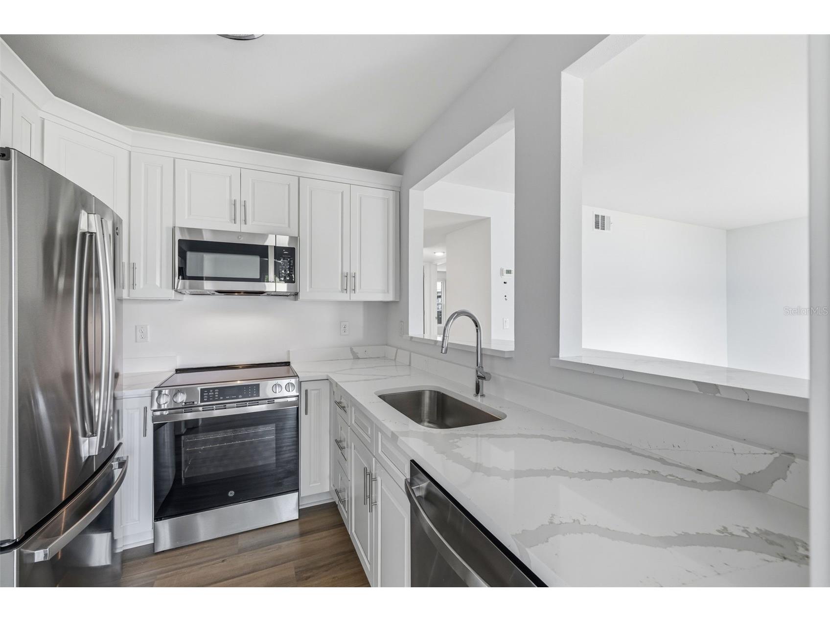 554 Plaza Seville Court #103 Treasure Island FL 33706 - BOCA CIEGA BAY INTRACOASTAL TB8504440 image5