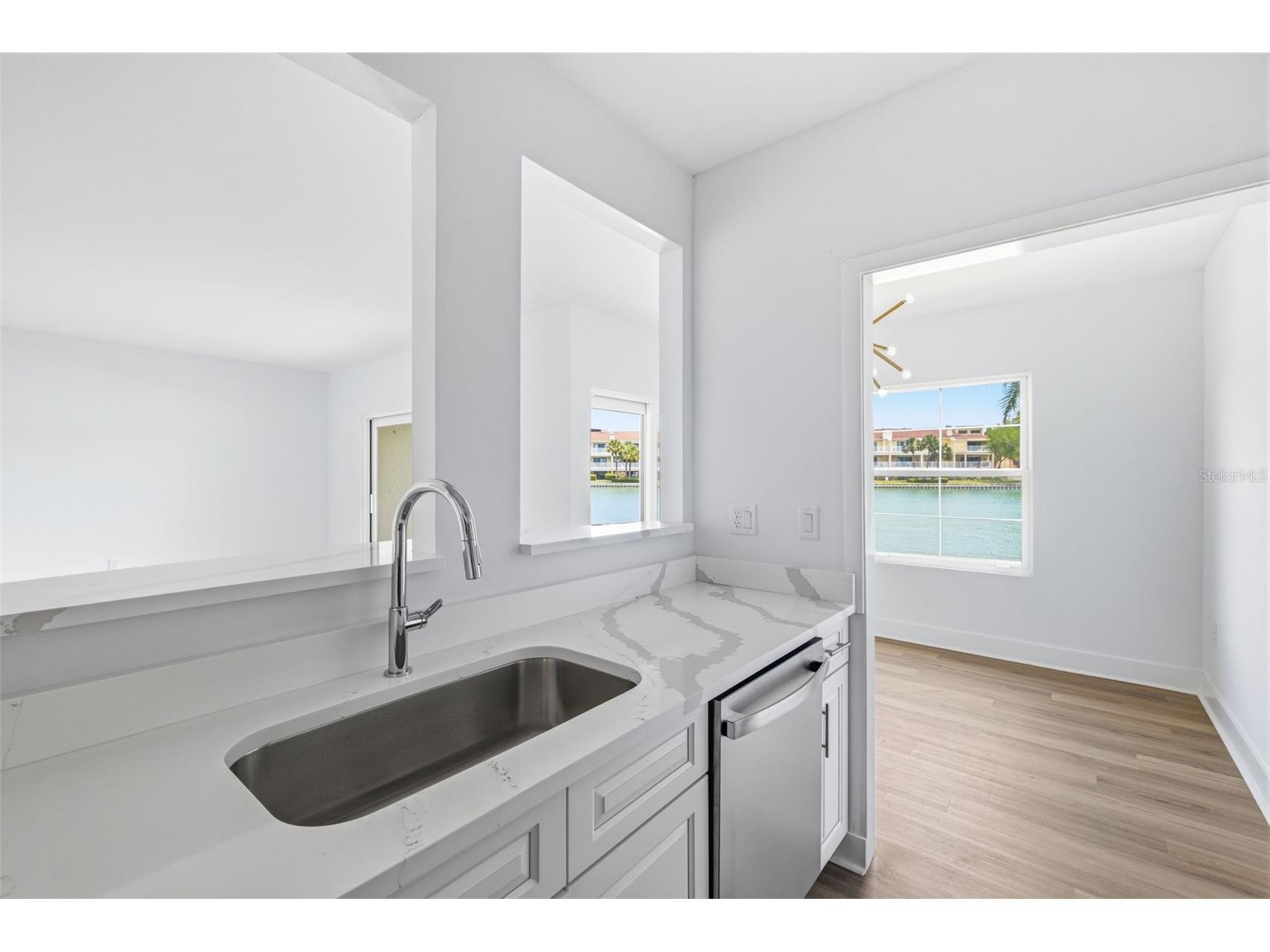 554 Plaza Seville Court #103 Treasure Island FL 33706 - BOCA CIEGA BAY INTRACOASTAL TB8504440 image6