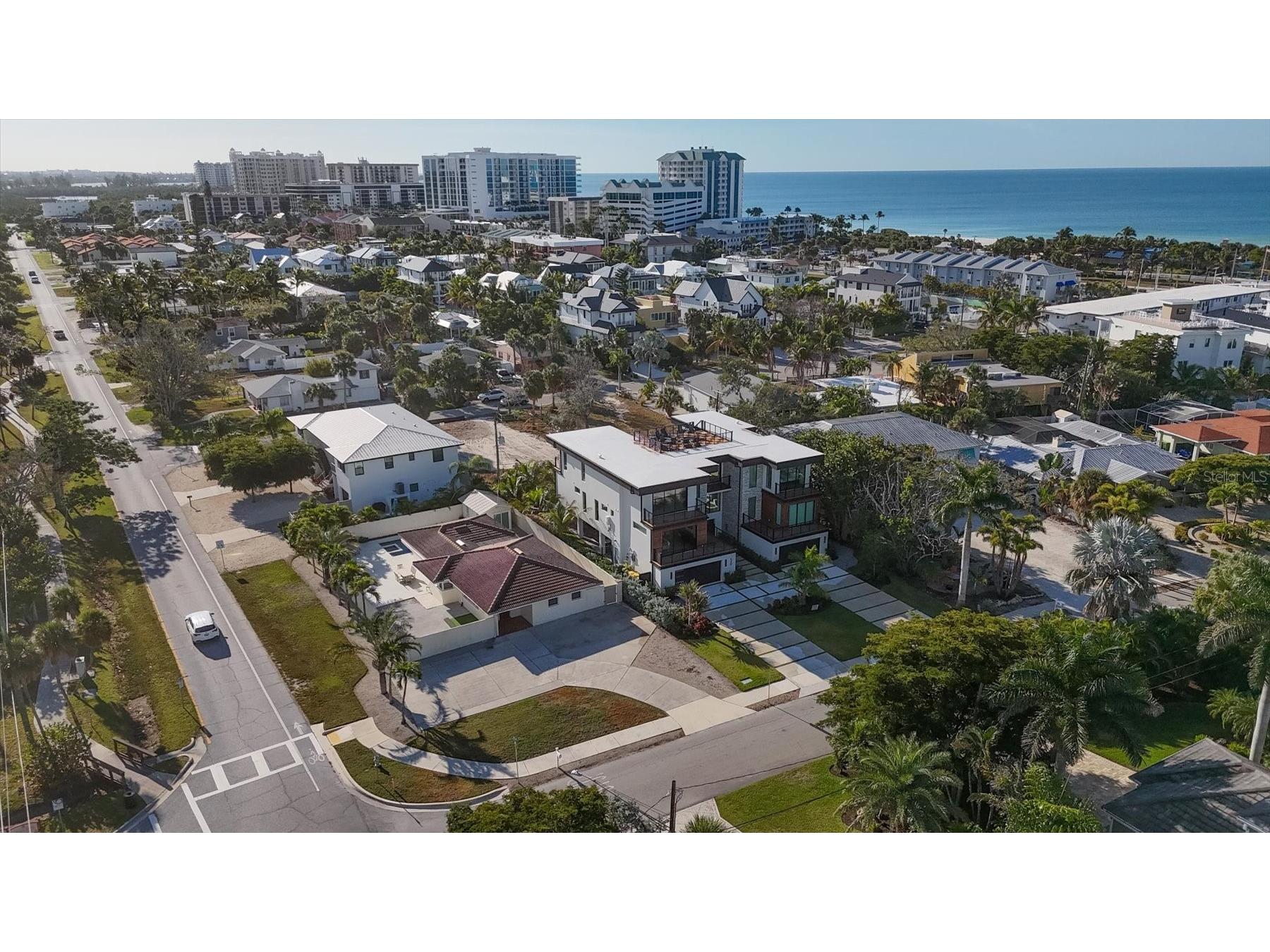 554 S Polk Drive Sarasota FL 34236 A4673267 image1