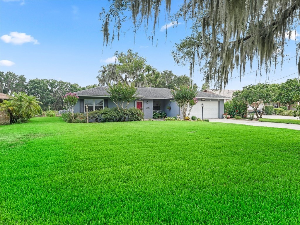 5540 E Harbor Drive Fruitland Park FL 34731 - LAKE GRIFFIN G5082786 image1