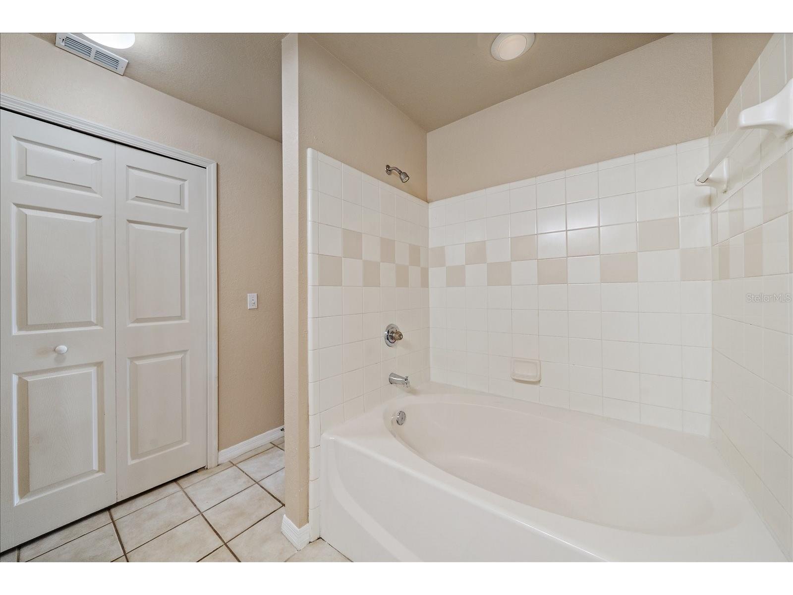 5540 Rosehill Road #201 Sarasota FL 34233 A4686036 image28