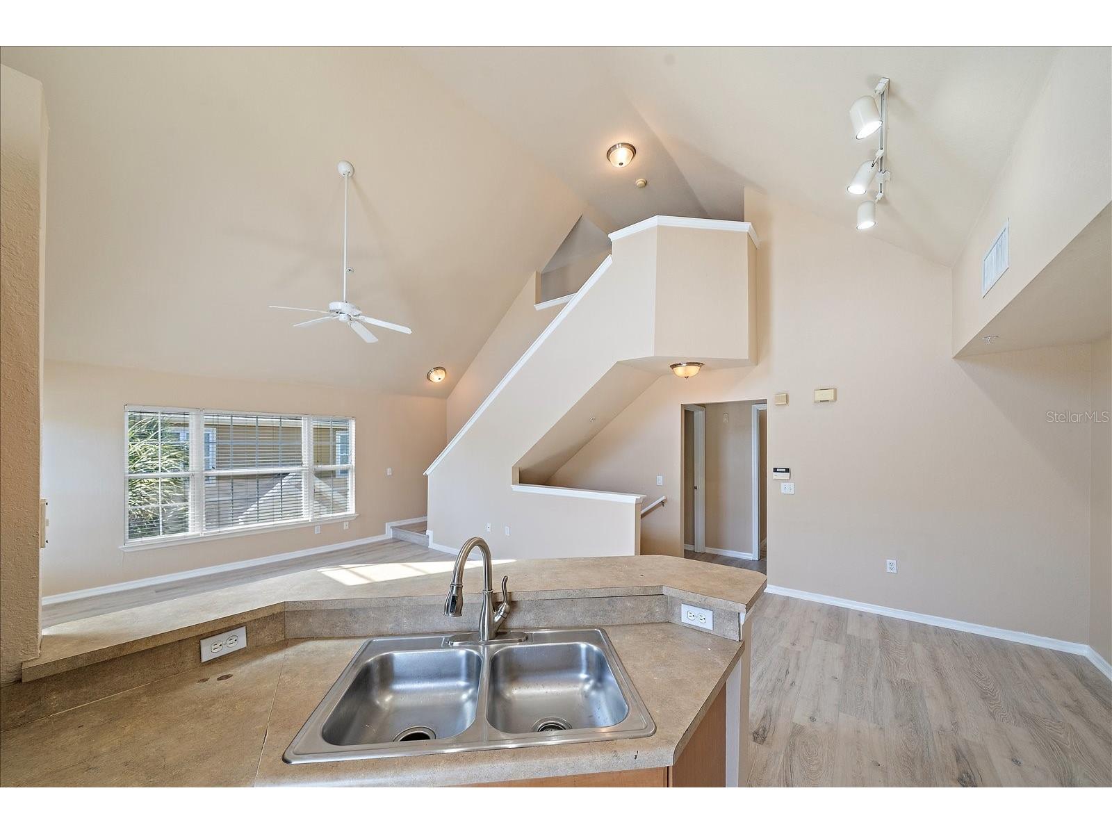 5540 Rosehill Road #201 Sarasota FL 34233 A4686036 image3