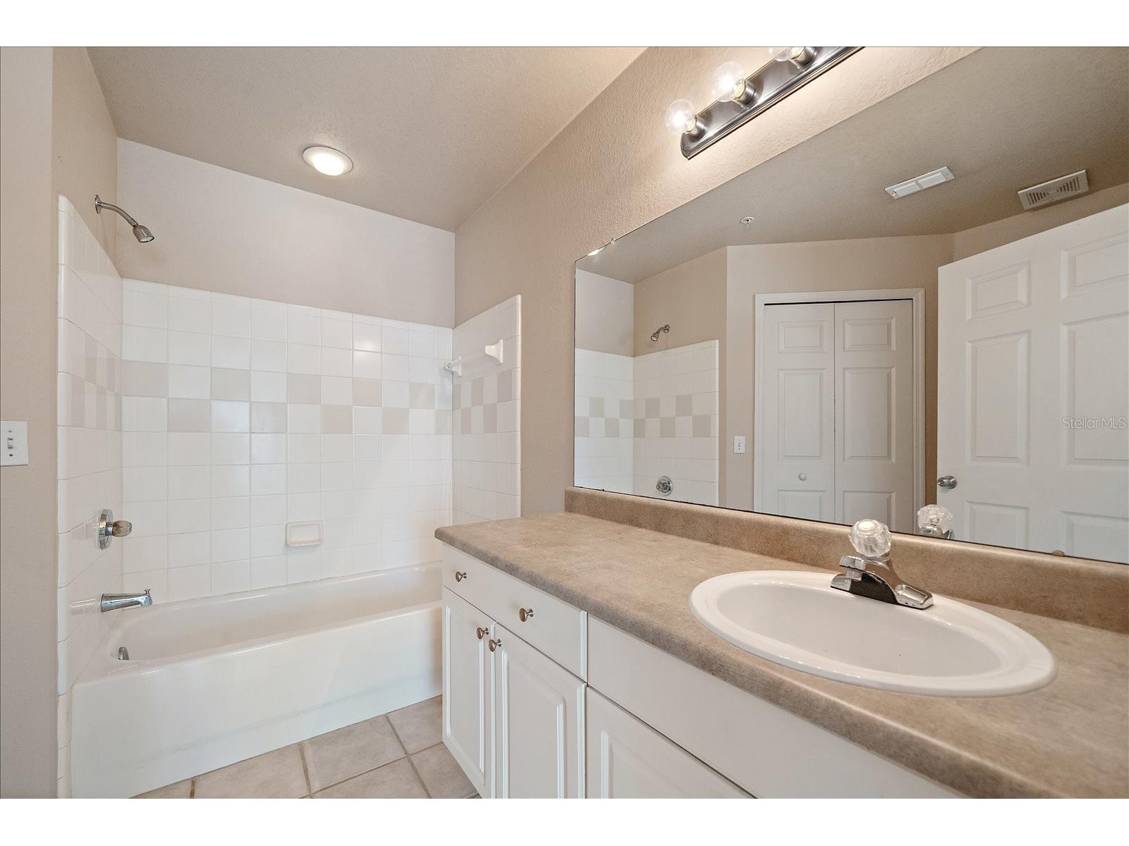 5540 Rosehill Road #201 Sarasota FL 34233 A4686036 image33
