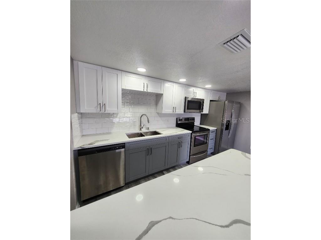 5541 Bay Boulevard #403 Port Richey FL 34668 TB8434463 image2