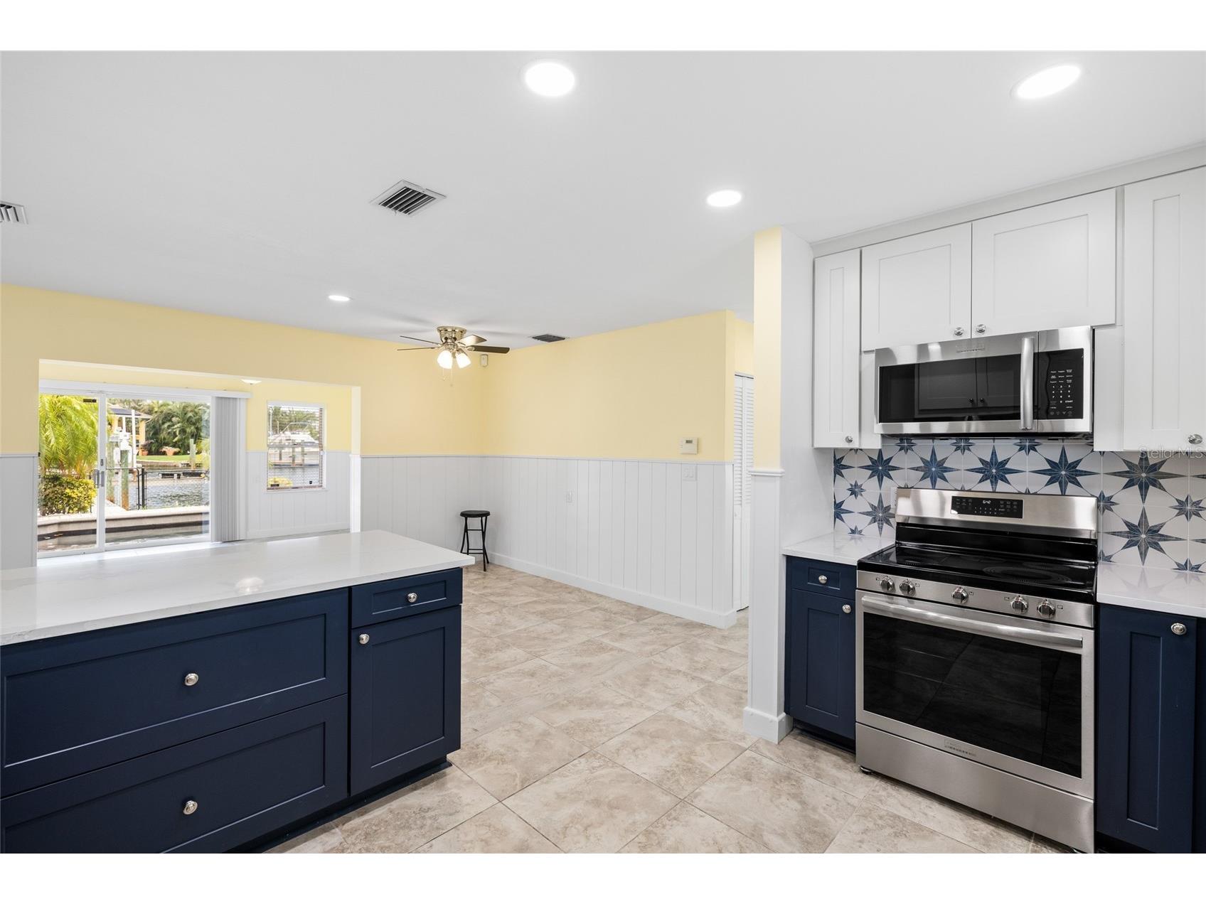 5541 Bayou Grande Boulevard NE Saint Petersburg FL 33703 - TAMPA BAY TB8514445 image12