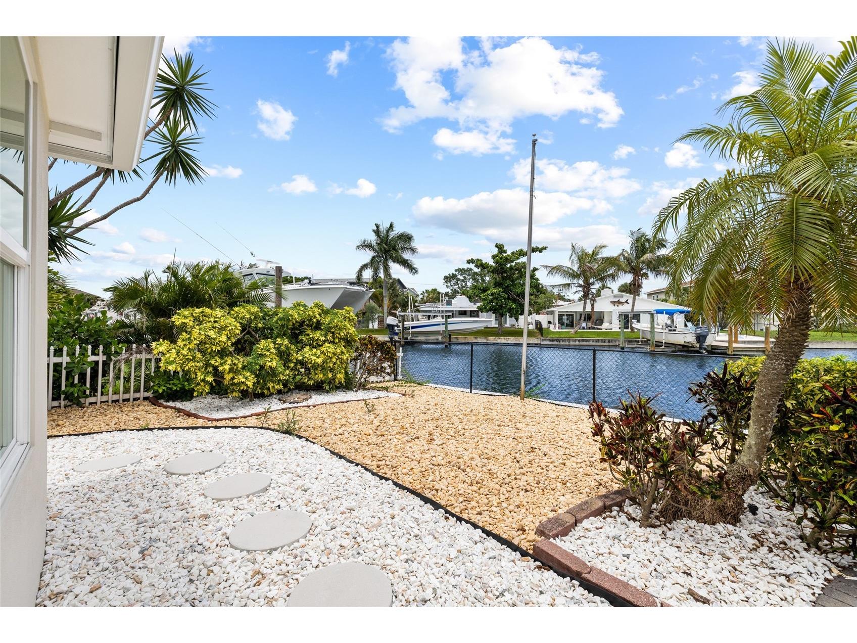 5541 Bayou Grande Boulevard NE Saint Petersburg FL 33703 - TAMPA BAY TB8514445 image37