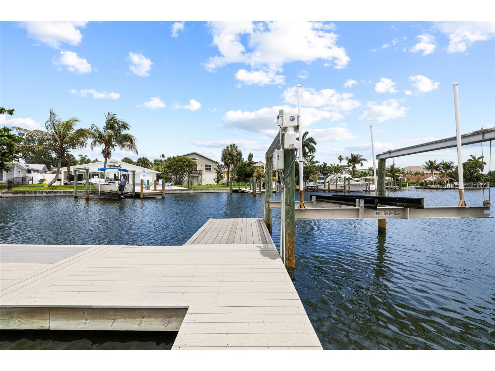 5541 Bayou Grande Boulevard NE Saint Petersburg FL 33703 - TAMPA BAY TB8514445 image7