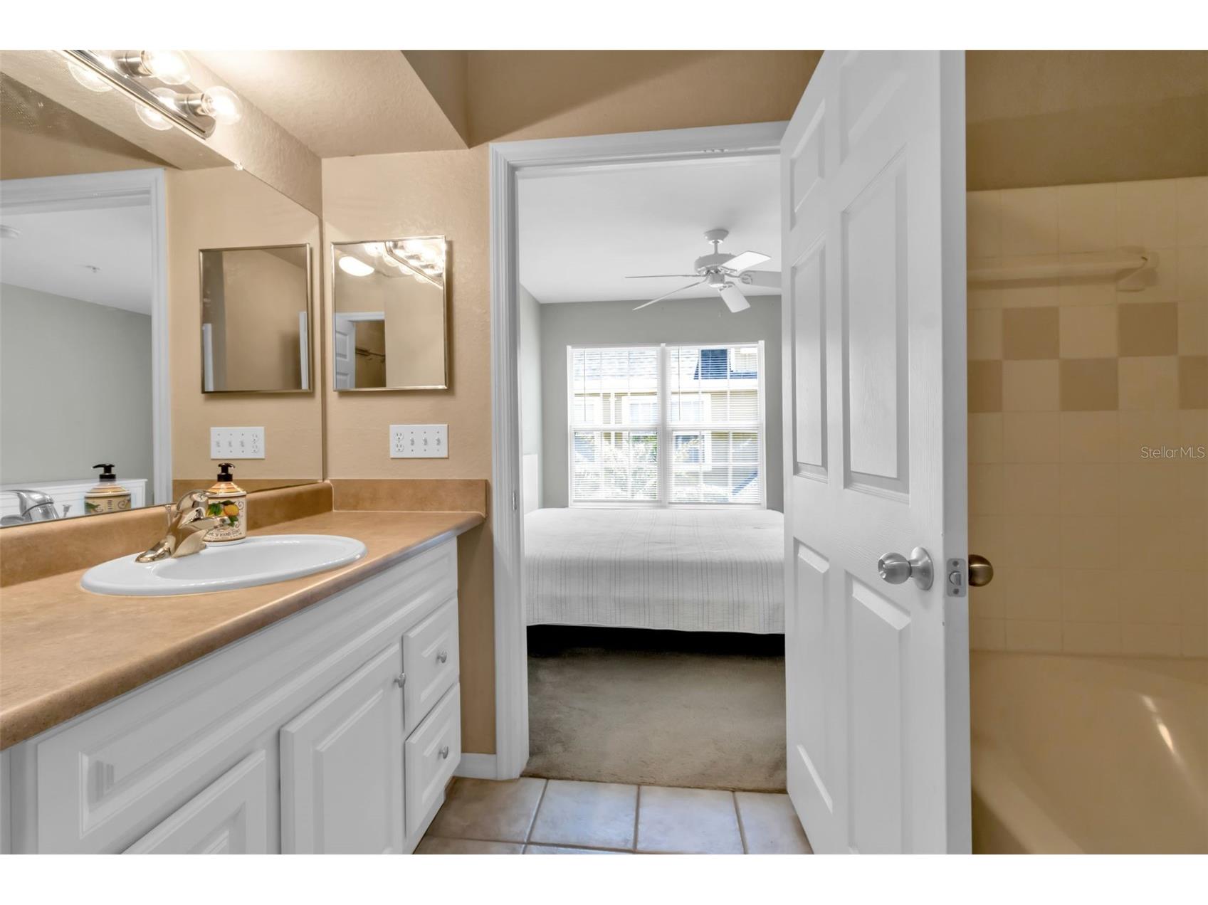 5541 Rosehill Road #202 Sarasota FL 34233 TB8519376 image30