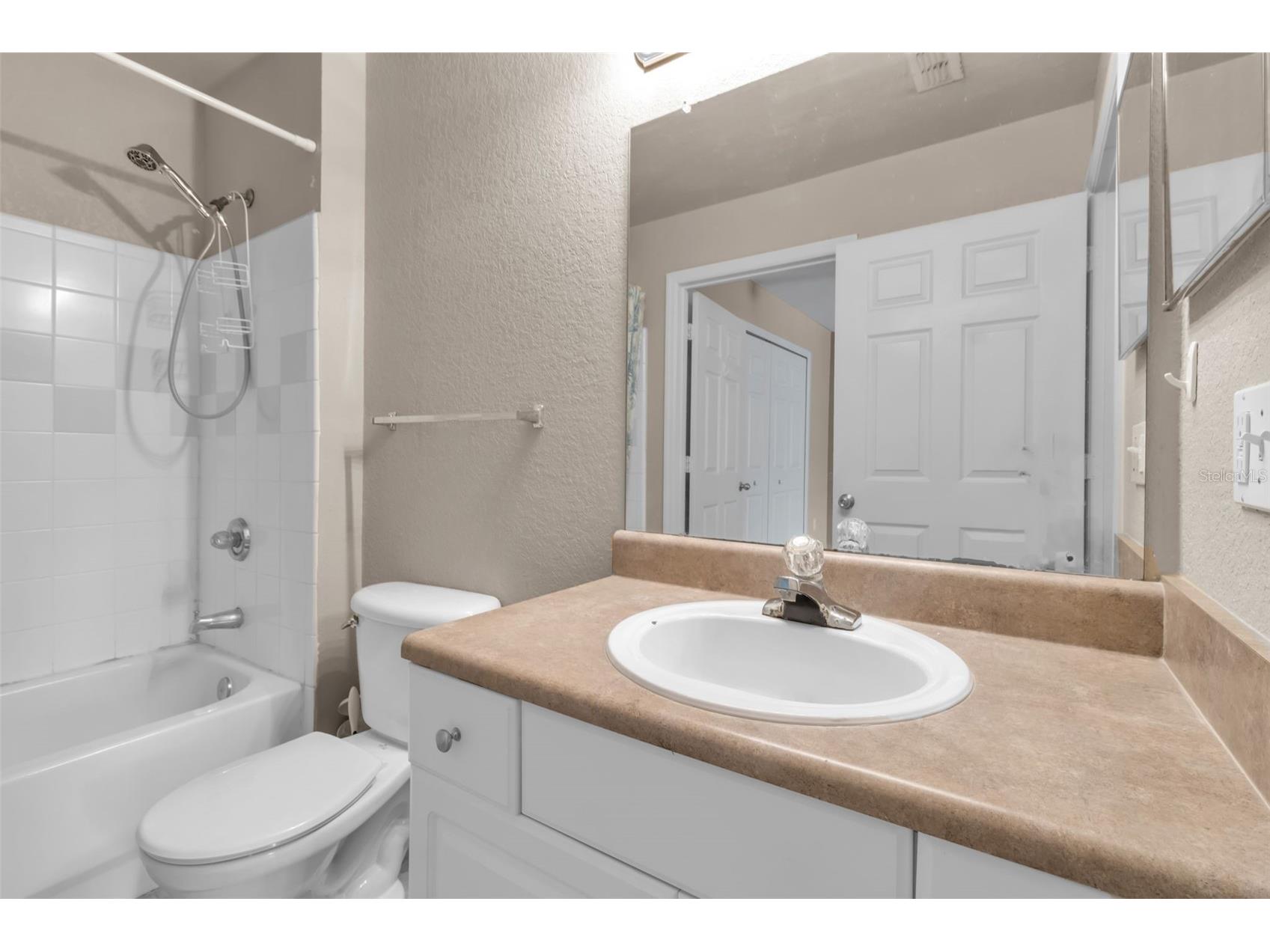 5541 Rosehill Road #202 Sarasota FL 34233 TB8519376 image43