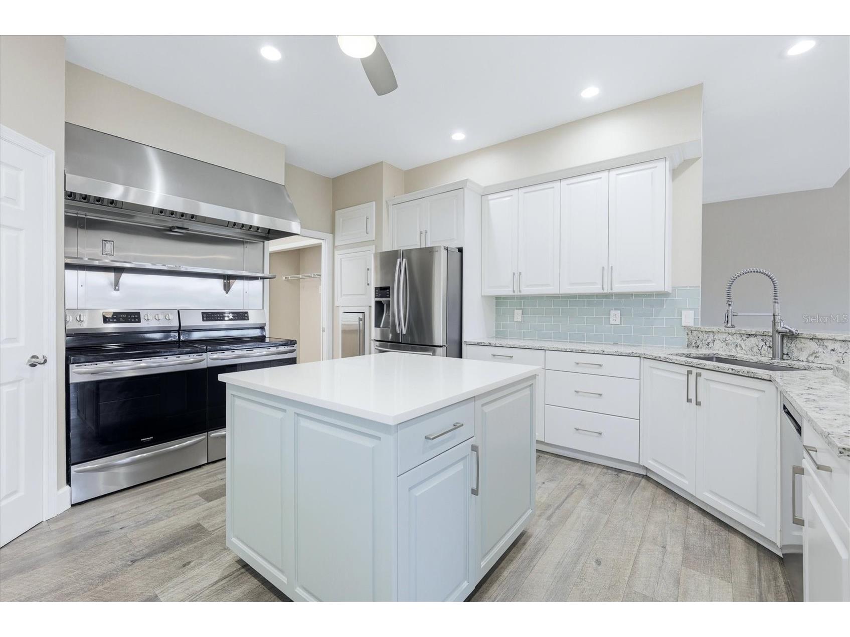 5544 Dinah Lane Sarasota FL 34231 A4693403 image16