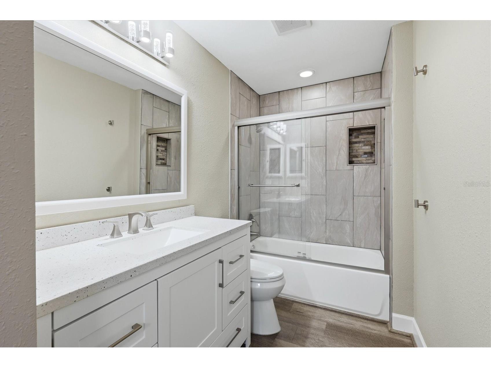 5544 Dinah Lane Sarasota FL 34231 A4693403 image36
