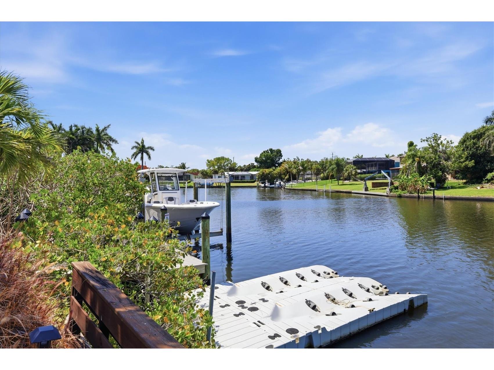 5544 Dinah Lane Sarasota FL 34231 A4693403 image43