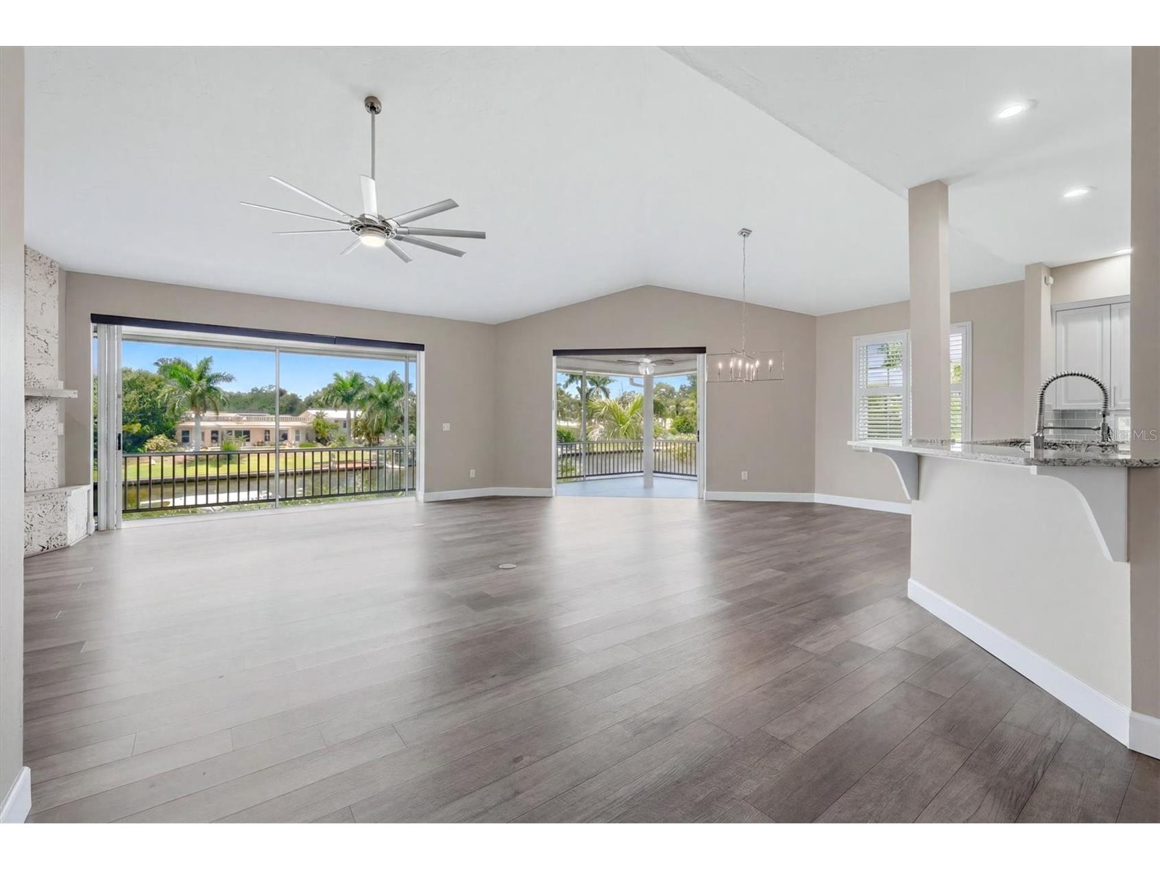 5544 Dinah Lane Sarasota FL 34231 A4693403 image8