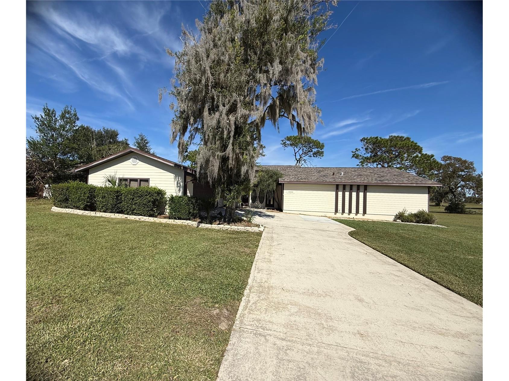 5544 Fairway Drive Ridge Manor FL 33523 TB8446400 image1