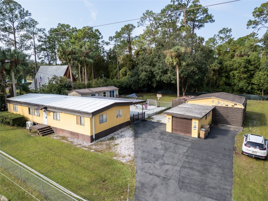 55441 6th Street Astor FL 32102 V4938882 image1
