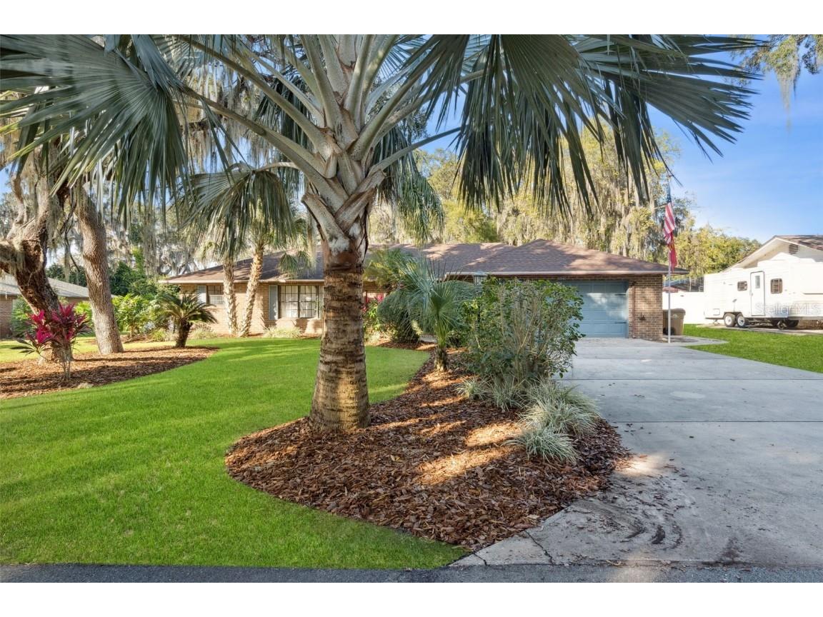 5545 Oak Lane Fruitland Park FL 34731 - LAKE GRIFFIN G5104680 image1