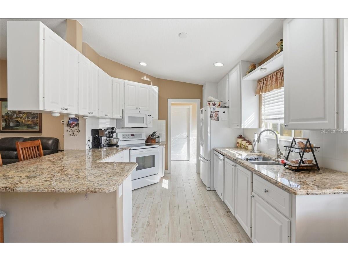 5546 Modena Place Sarasota FL 34238 A4677319 image4