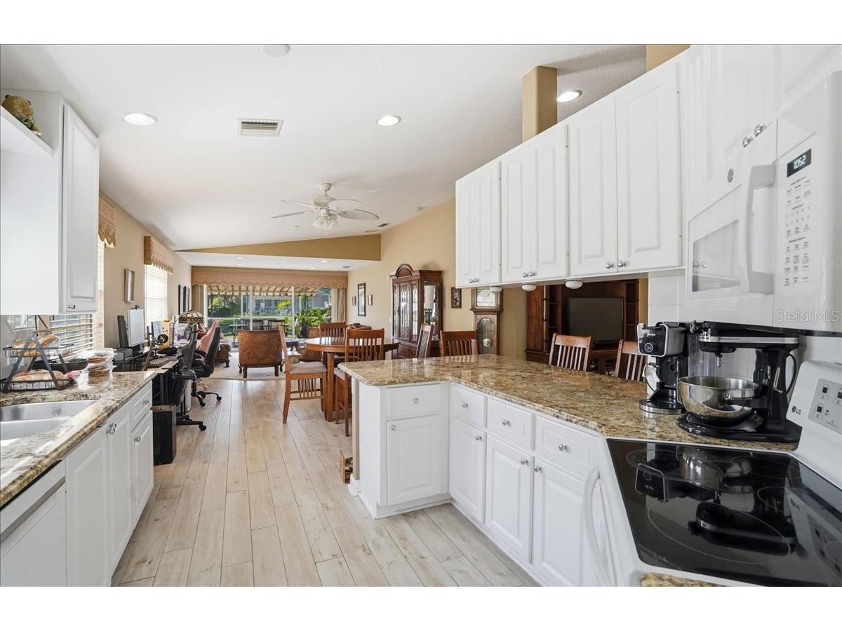 5546 Modena Place Sarasota FL 34238 A4677319 image5