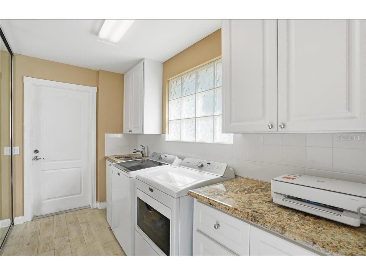 5546 Modena Place Sarasota FL 34238 A4677319 image7