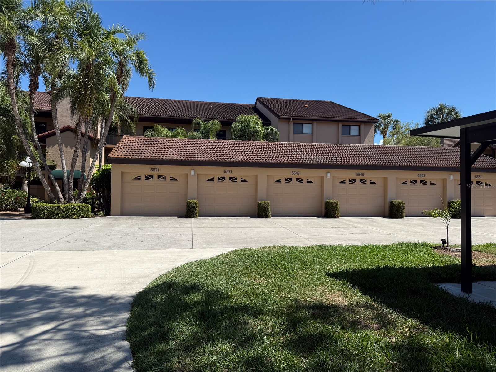 5547 Ashton Lake Drive #5547 Sarasota FL 34231 - SUNNYSIDE LAKE A4686214 image2