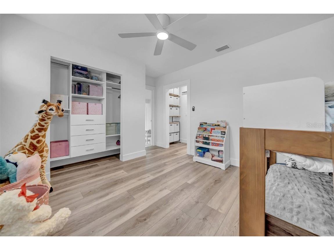 5548 Dartmouth Avenue N Saint Petersburg FL 33710 TB8446037 image18