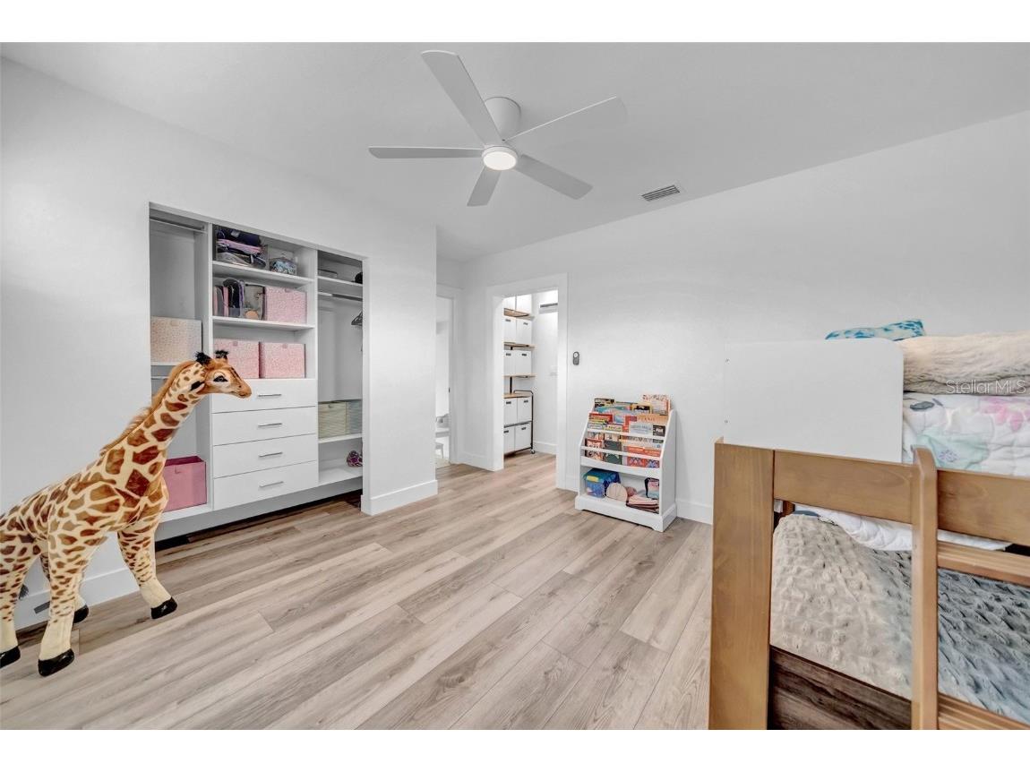 5548 Dartmouth Avenue N Saint Petersburg FL 33710 TB8446037 image23