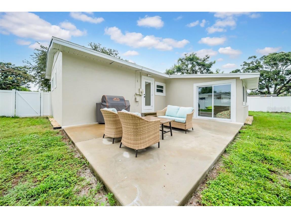 5548 Dartmouth Avenue N Saint Petersburg FL 33710 TB8446037 image24