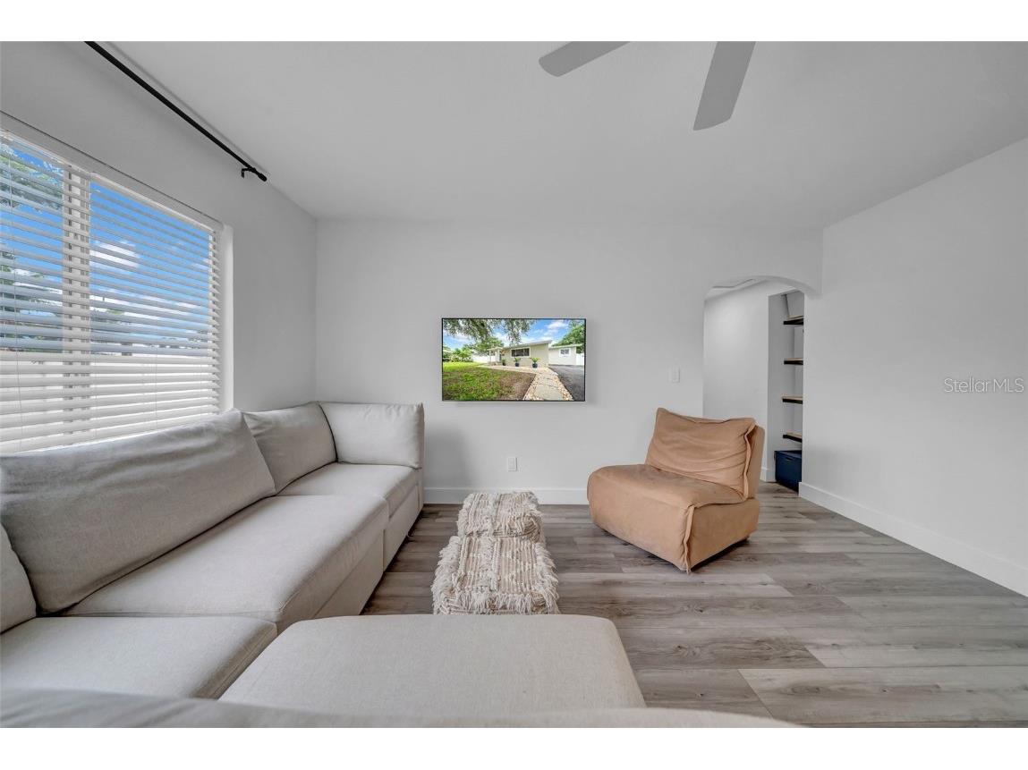 5548 Dartmouth Avenue N Saint Petersburg FL 33710 TB8446037 image5