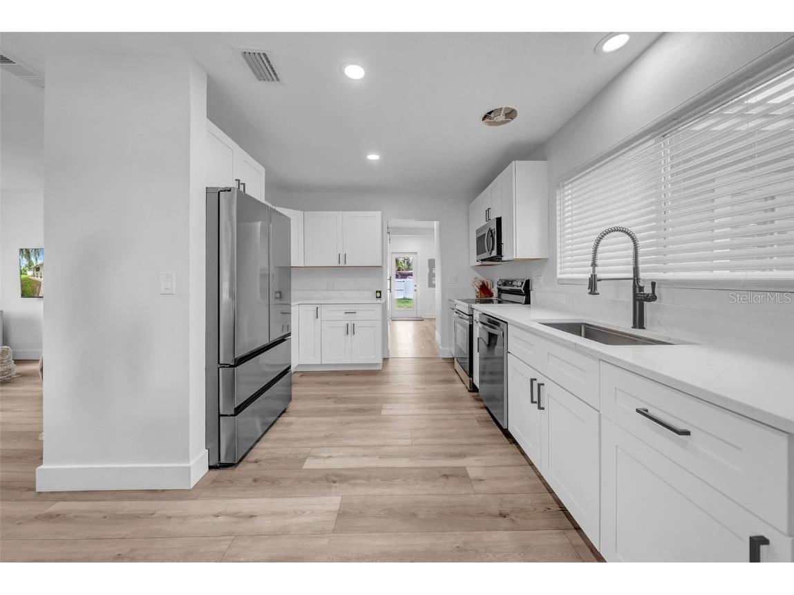 5548 Dartmouth Avenue N Saint Petersburg FL 33710 TB8446037 image7