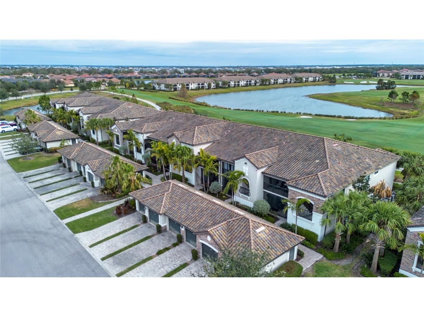 5548 Palmer Circle #102 Bradenton FL 34211 A4641256 image1